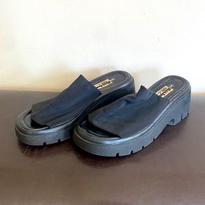 Vintage City Limits Chunky Slides